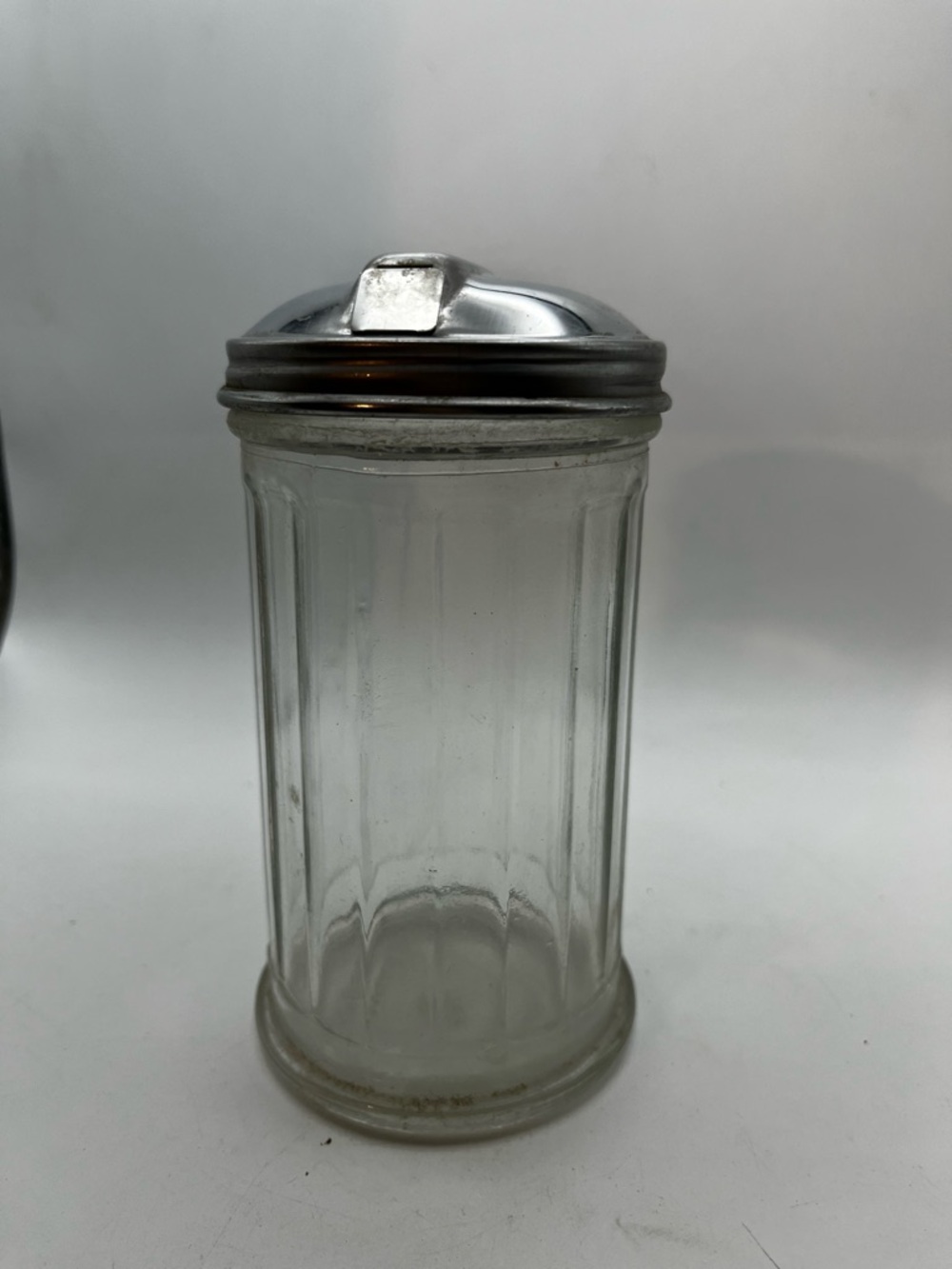 Vintage Classic Glass Sugar Shaker with Metal Lid - Clear Glass Chicago